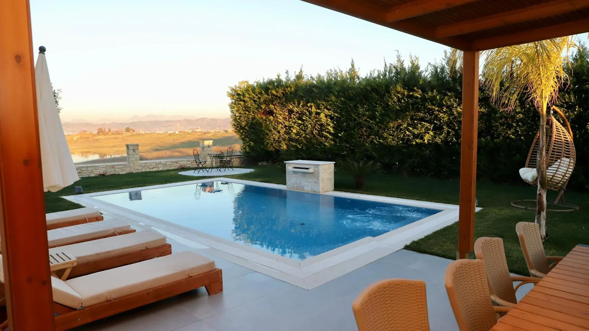 Green Villa With Private Pool Durres